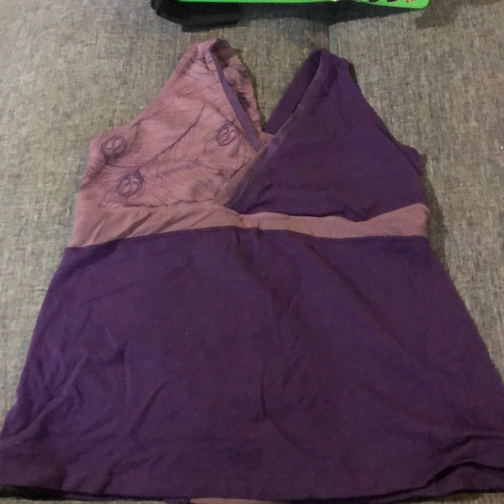 Lululemon Athletic top. Sz6.Sheer back Wide straps